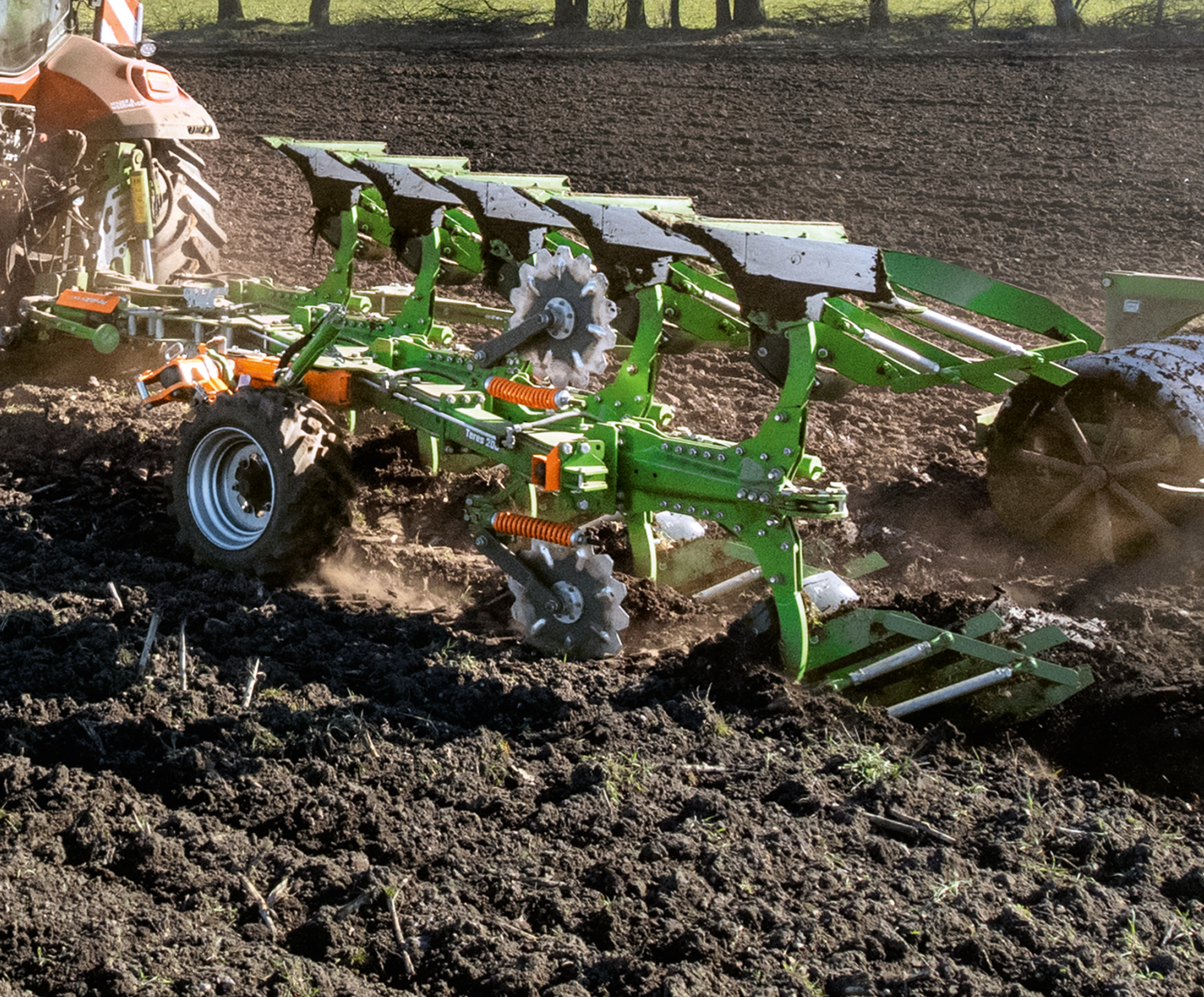 The new Teres 200 S stepped adjustable plough (© AMAZONE: Teres200S_Case_d0_hm_DJI_0009_d1_250804_GO.jpg) Teres 200 - Teaser